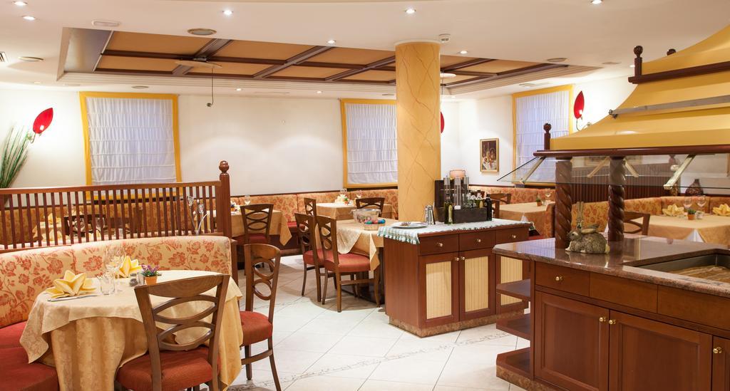 Hotel Comfort Erica Dolomiti Val D'Adige ซาลอร์โน ภายนอก รูปภาพ