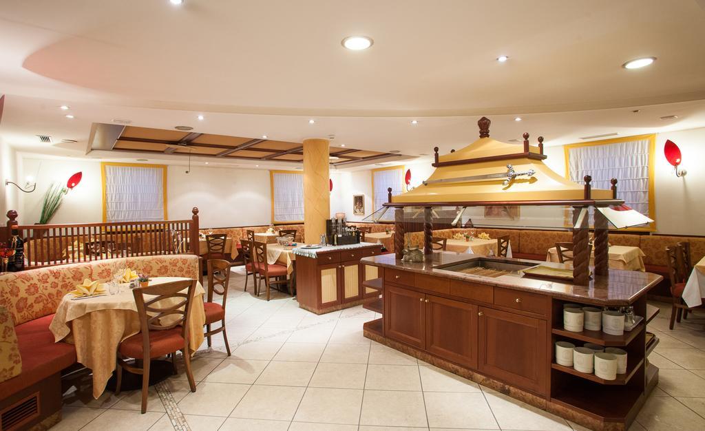 Hotel Comfort Erica Dolomiti Val D'Adige ซาลอร์โน ภายนอก รูปภาพ