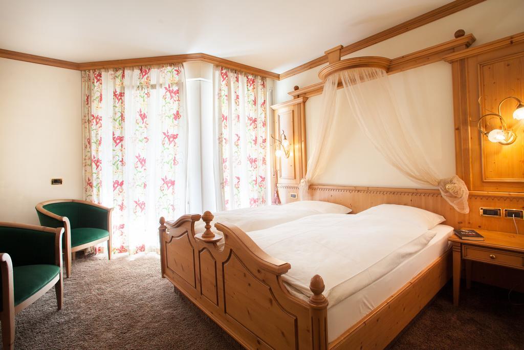 Hotel Comfort Erica Dolomiti Val D'Adige ซาลอร์โน ภายนอก รูปภาพ