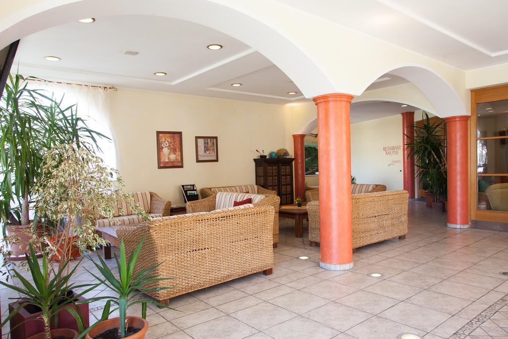 Hotel Comfort Erica Dolomiti Val D'Adige ซาลอร์โน ภายนอก รูปภาพ